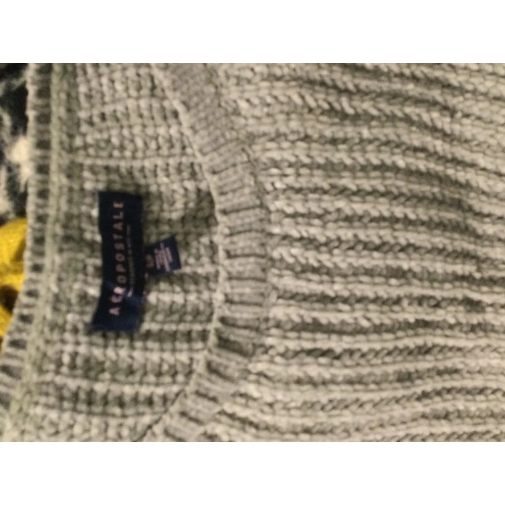 Women's Aeropostale Sweater Size S Gray